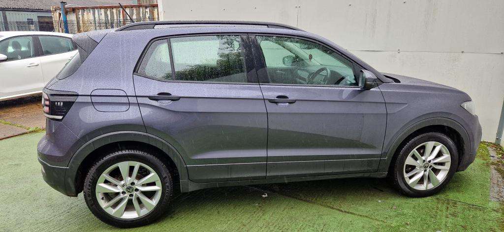 A 2022 VOLKSWAGEN T-CROSS Se Tsi A 2022 VOLKSWAGEN T-CROSS Se Tsi