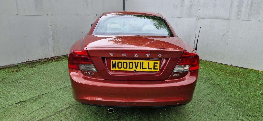 2010 VOLVO C70 2010 VOLVO C70