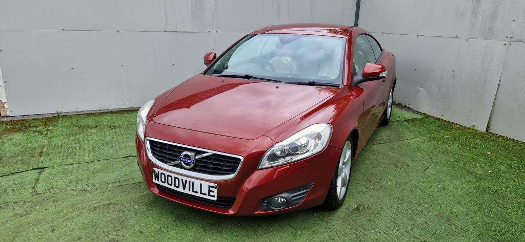 A 2010 VOLVO C70 Se Luxury D Auto A 2010 VOLVO C70 Se Luxury D Auto