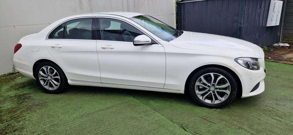 A 2016 MERCEDES-BENZ C-CLASS C200 D Sport Auto A 2016 MERCEDES-BENZ C-CLASS C200 D Sport Auto