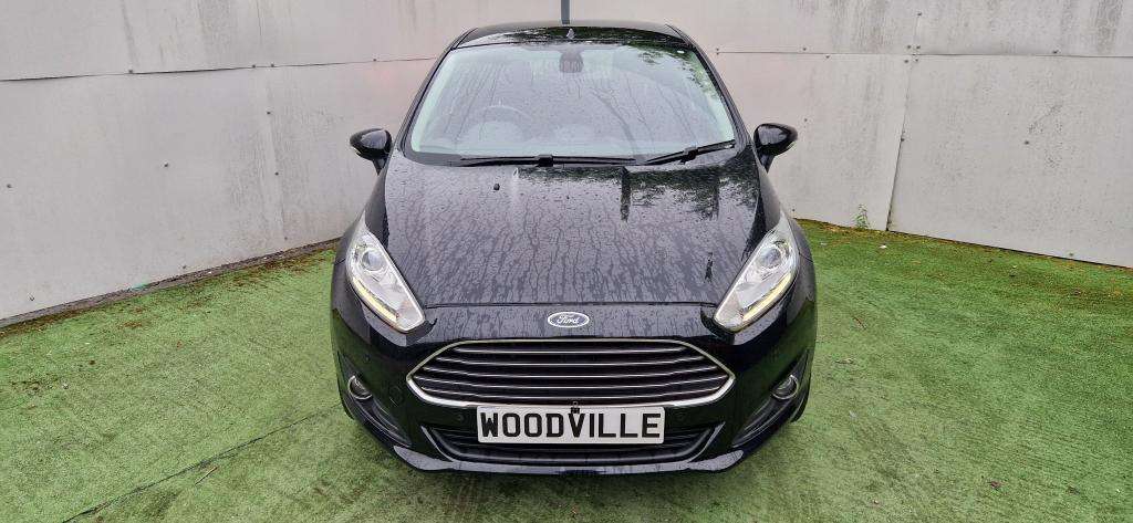 A 2015 FORD FIESTA Titanium T A 2015 FORD FIESTA Titanium T