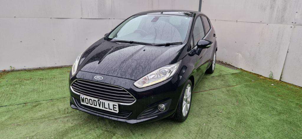A 2015 FORD FIESTA Titanium T A 2015 FORD FIESTA Titanium T
