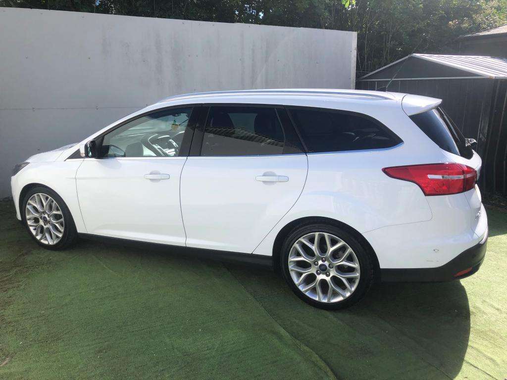 A 2016 FORD FOCUS Titanium X Automatic A 2016 FORD FOCUS Titanium X Automatic