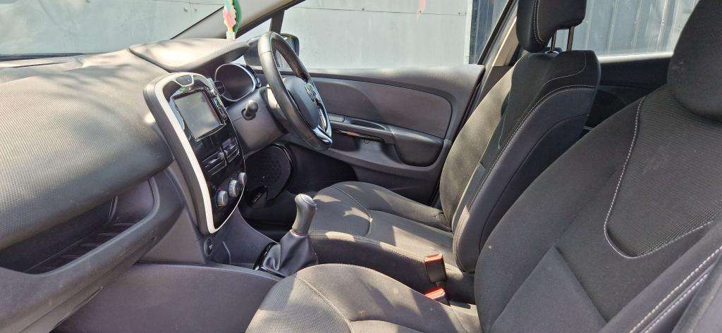 2015 RENAULT CLIO 2015 RENAULT CLIO