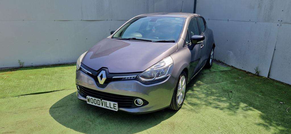 A 2015 RENAULT CLIO Dynamique Nav Tce A 2015 RENAULT CLIO Dynamique Nav Tce