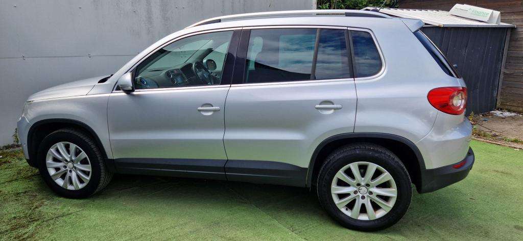 2011 VOLKSWAGEN TIGUAN 2011 VOLKSWAGEN TIGUAN