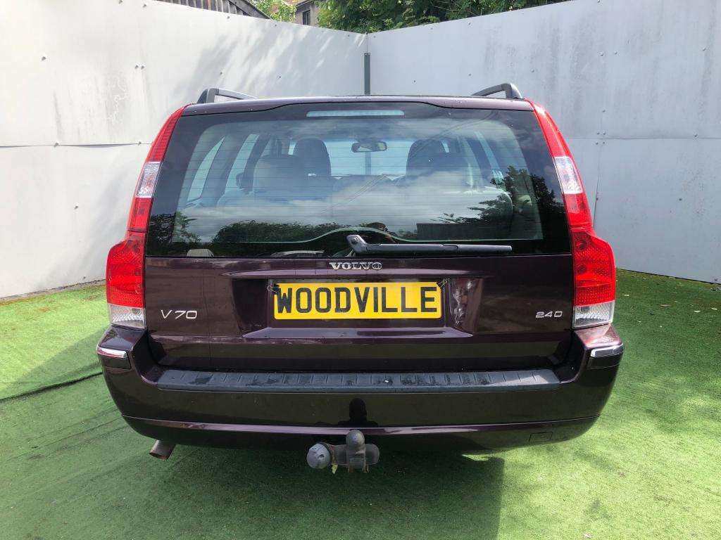 A 2006 VOLVO V70 Se Auto A 2006 VOLVO V70 Se Auto