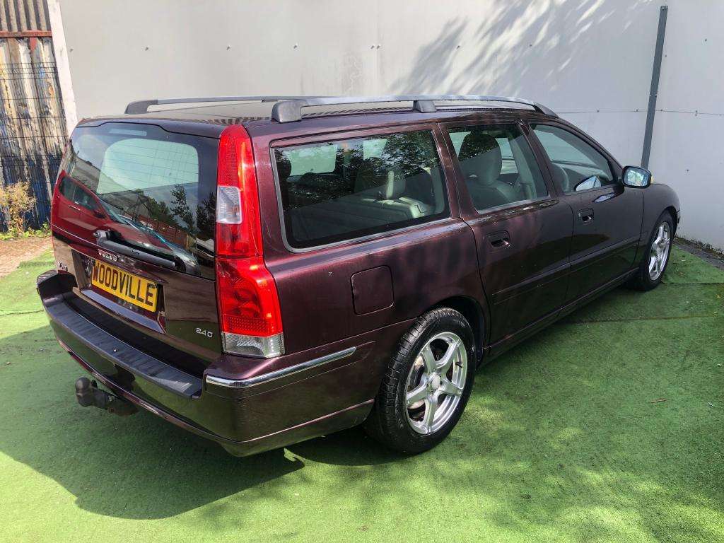 2006 VOLVO V70 2006 VOLVO V70