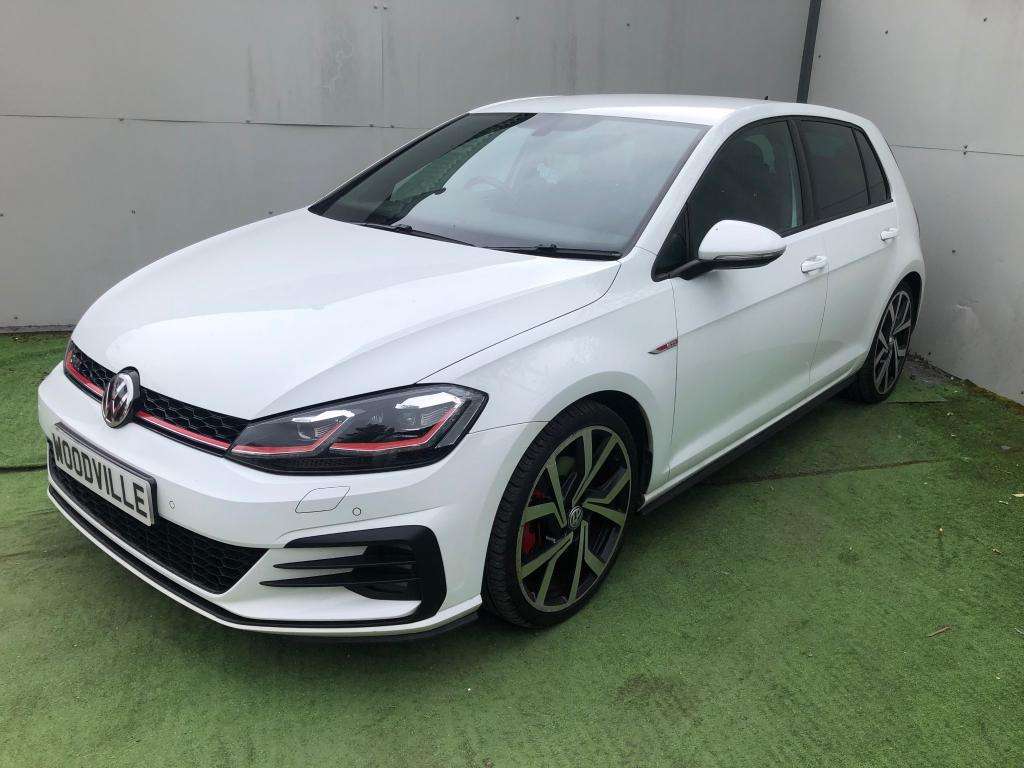 A 2017 VOLKSWAGEN GOLF Gti Tsi A 2017 VOLKSWAGEN GOLF Gti Tsi
