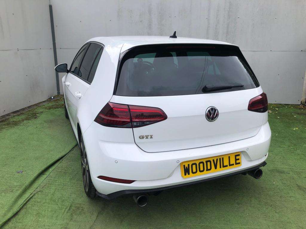A 2017 VOLKSWAGEN GOLF Gti Tsi A 2017 VOLKSWAGEN GOLF Gti Tsi