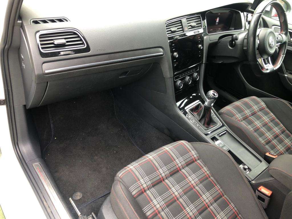 2017 VOLKSWAGEN GOLF 2017 VOLKSWAGEN GOLF