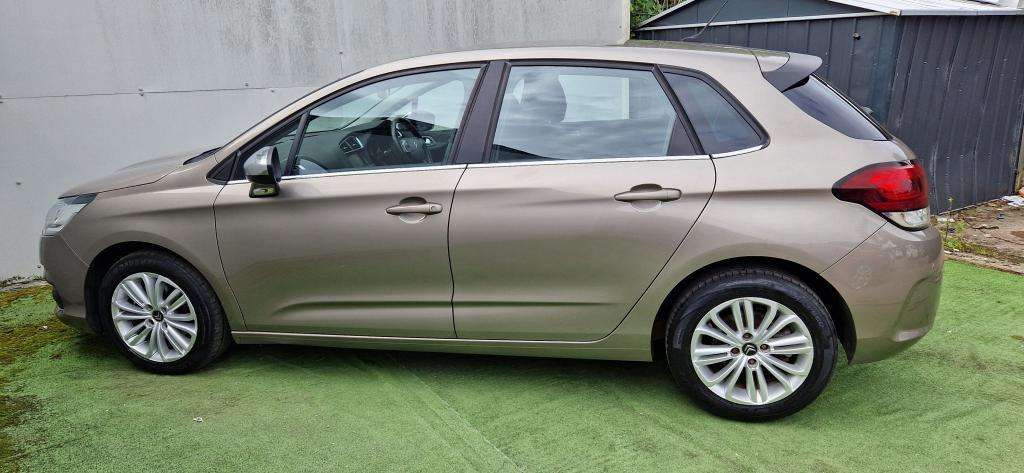 A 2016 CITROEN C4 Flair Blue Hdi S/s A 2016 CITROEN C4 Flair Blue Hdi S/s