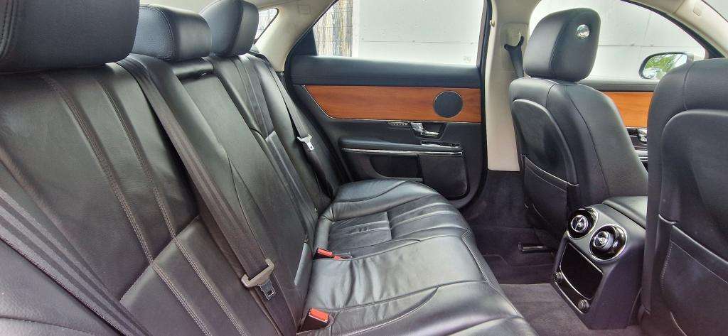 2011 JAGUAR XJ 2011 JAGUAR XJ