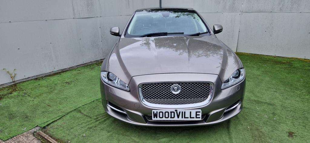 A 2011 JAGUAR XJ Luxury V6 D Auto A 2011 JAGUAR XJ Luxury V6 D Auto