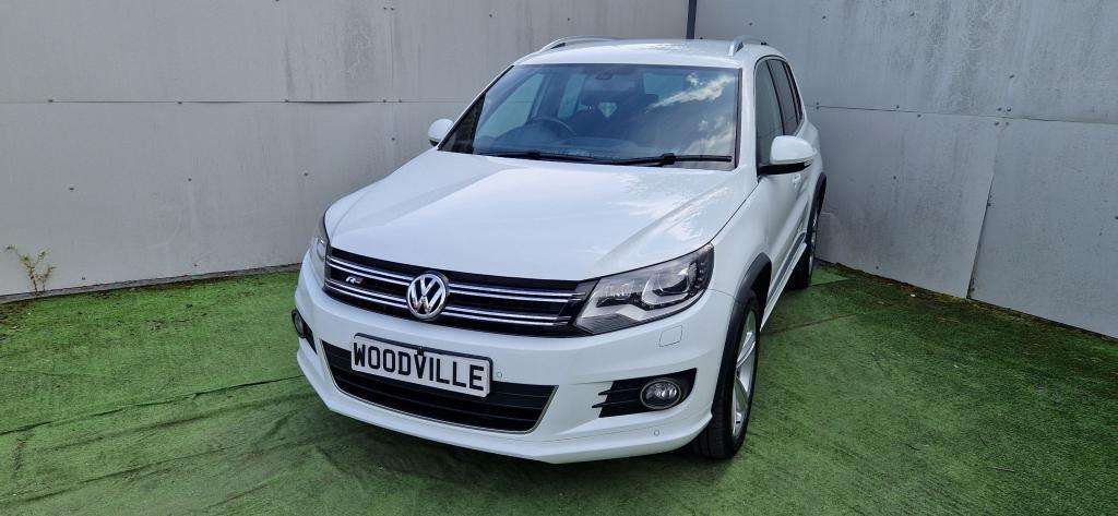 A 2015 VOLKSWAGEN TIGUAN R-line Tdi Bluemotion Technology 4motion A 2015 VOLKSWAGEN TIGUAN R-line Tdi Bluemotion Technology 4motion