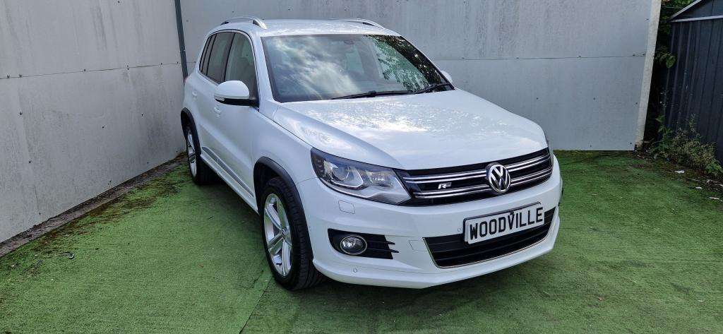 A 2015 VOLKSWAGEN TIGUAN R-line Tdi Bluemotion Technology 4motion A 2015 VOLKSWAGEN TIGUAN R-line Tdi Bluemotion Technology 4motion