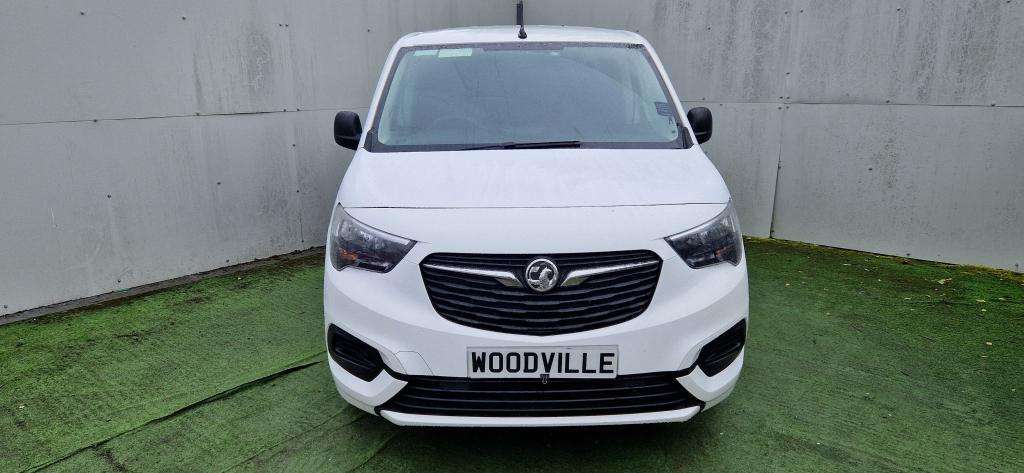 A 2020 VAUXHALL COMBO 2300 Sportive S/s A 2020 VAUXHALL COMBO 2300 Sportive S/s