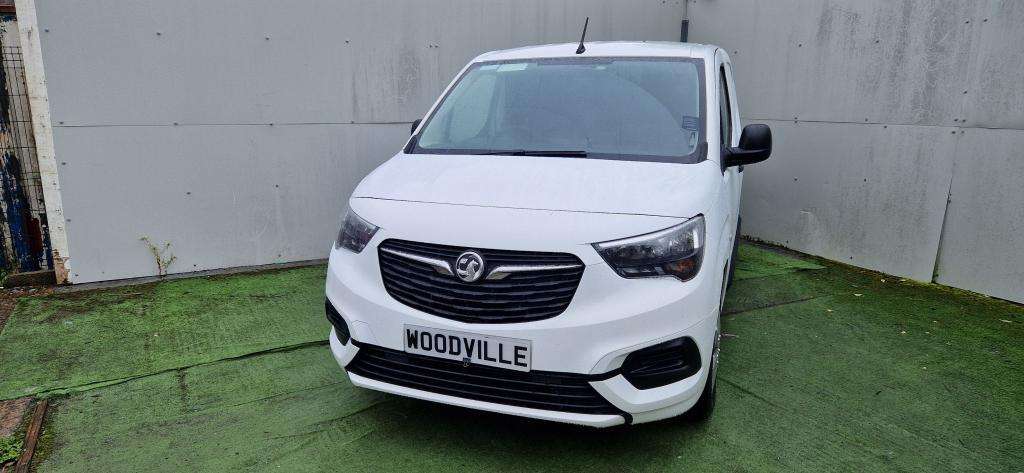A 2020 VAUXHALL COMBO 2300 Sportive S/s A 2020 VAUXHALL COMBO 2300 Sportive S/s