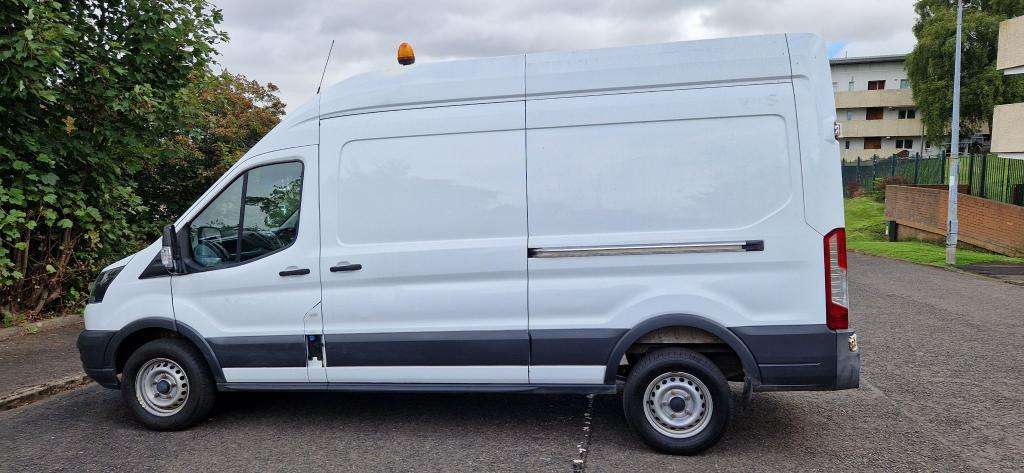 A 2018 FORD TRANSIT 350 A 2018 FORD TRANSIT 350