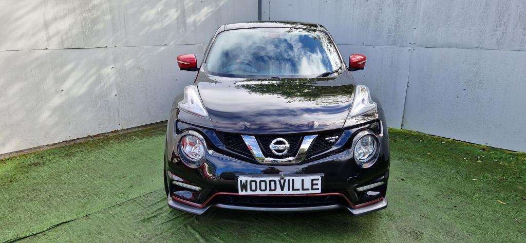 A 2015 NISSAN JUKE NISMO RS DIG-T A 2015 NISSAN JUKE NISMO RS DIG-T