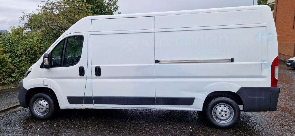 A 2017 PEUGEOT BOXER 335 Professional L3h2 Blue Hdi A 2017 PEUGEOT BOXER 335 Professional L3h2 Blue Hdi