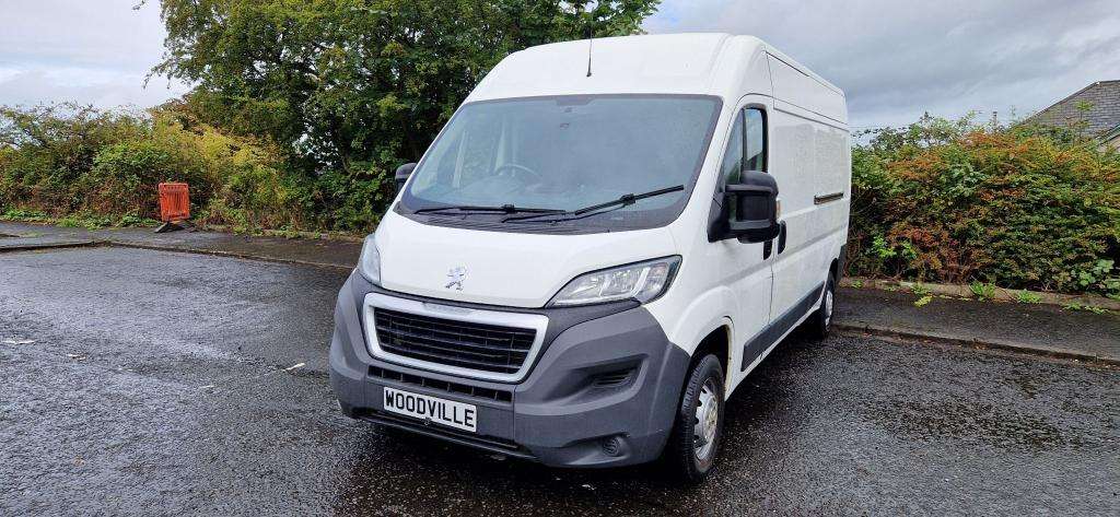A 2017 PEUGEOT BOXER 335 Professional L3h2 Blue Hdi A 2017 PEUGEOT BOXER 335 Professional L3h2 Blue Hdi