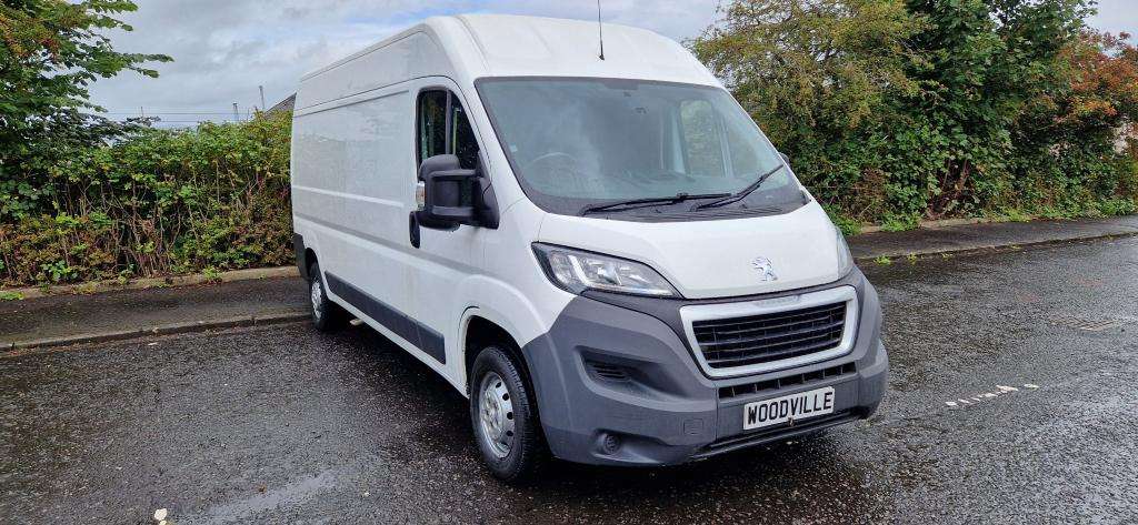 A 2017 PEUGEOT BOXER 335 Professional L3h2 Blue Hdi A 2017 PEUGEOT BOXER 335 Professional L3h2 Blue Hdi