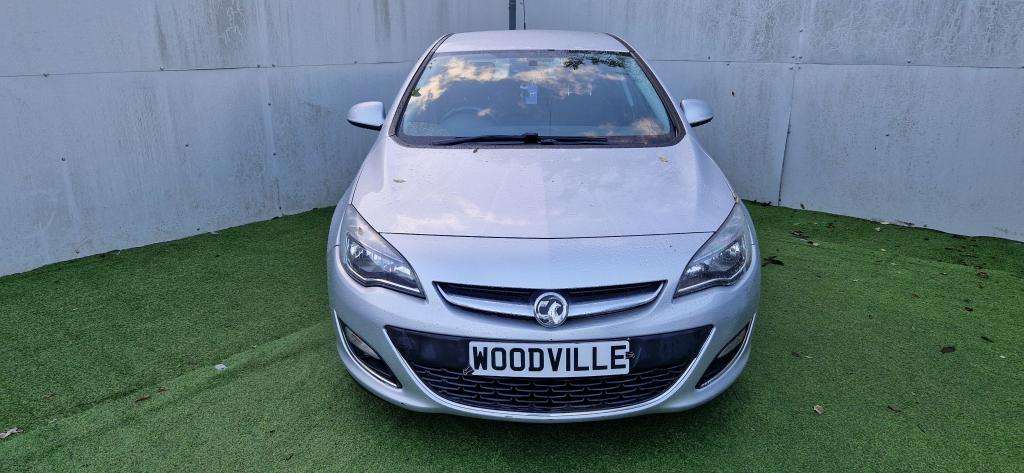 A 2014 VAUXHALL ASTRA Sri A 2014 VAUXHALL ASTRA Sri