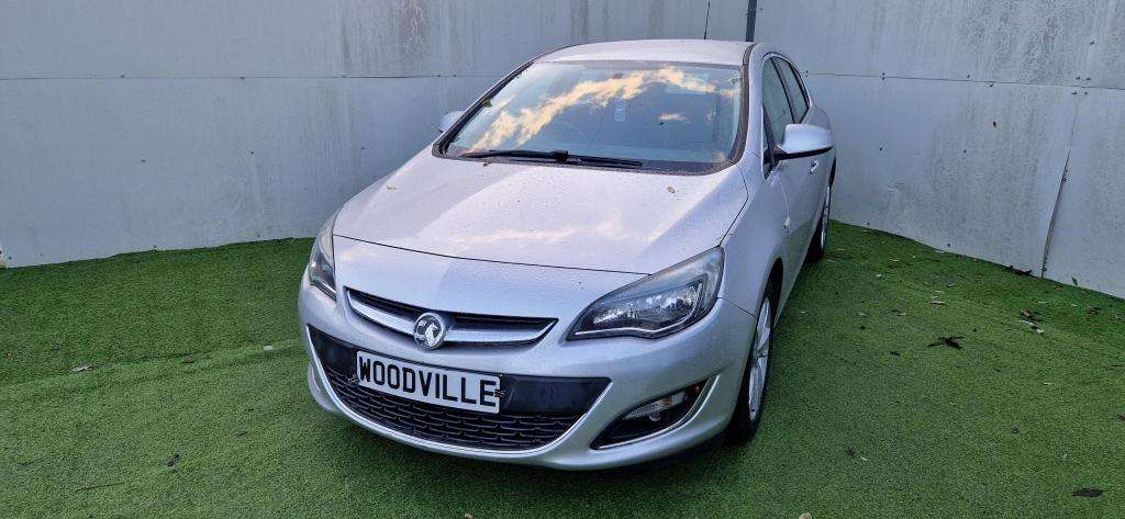 A 2014 VAUXHALL ASTRA Sri A 2014 VAUXHALL ASTRA Sri