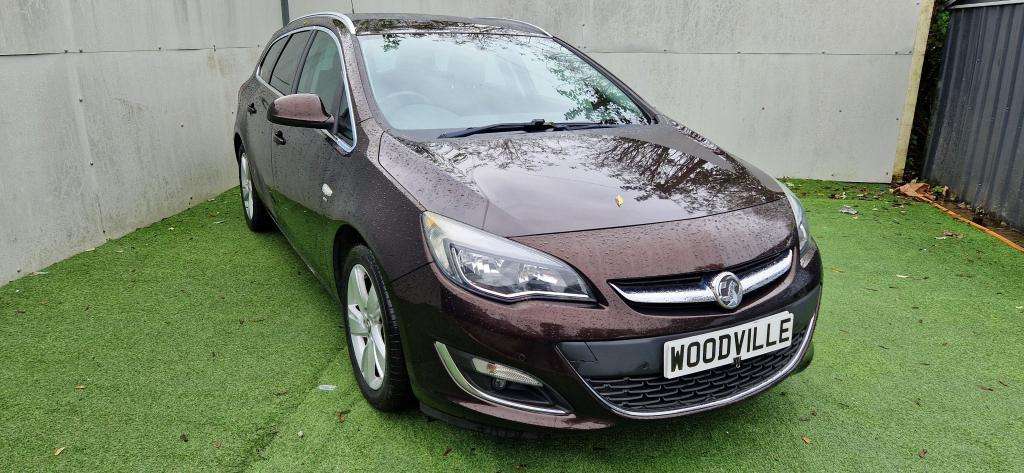 A 2013 VAUXHALL ASTRA Sri Auto A 2013 VAUXHALL ASTRA Sri Auto