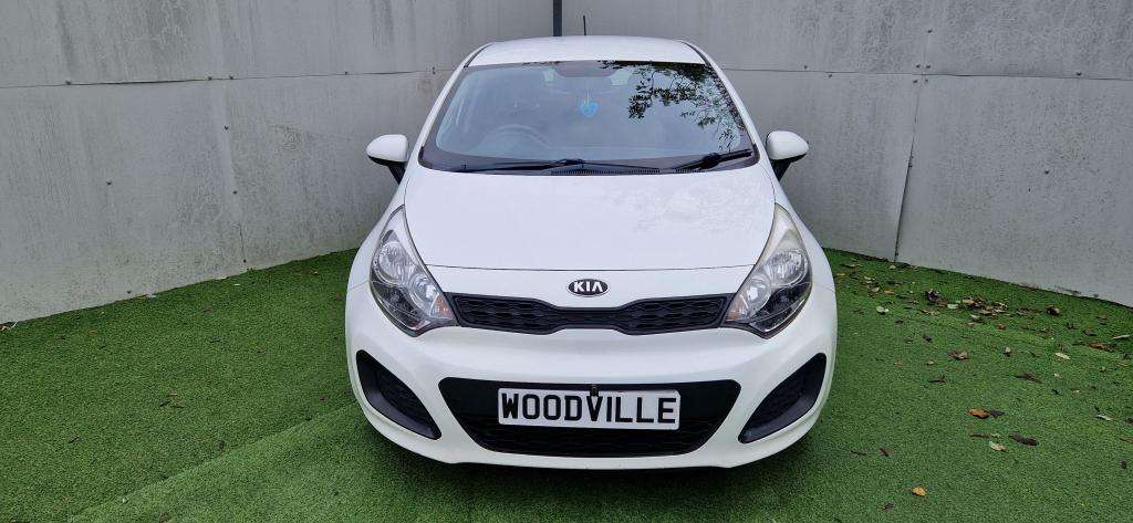 A 2013 KIA RIO 1 A 2013 KIA RIO 1