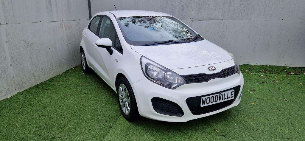 A 2013 KIA RIO 1 A 2013 KIA RIO 1