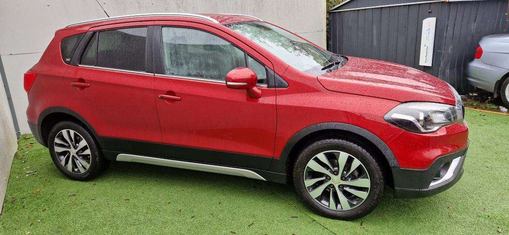 A 2017 SUZUKI SX4 S-CROSS Sz-t Boosterjet A 2017 SUZUKI SX4 S-CROSS Sz-t Boosterjet
