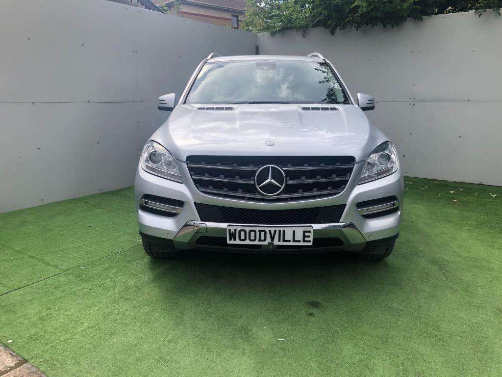 A 2012 MERCEDES M-CLASS Ml350 Bluetec Special Edition A 2012 MERCEDES M-CLASS Ml350 Bluetec Special Edition