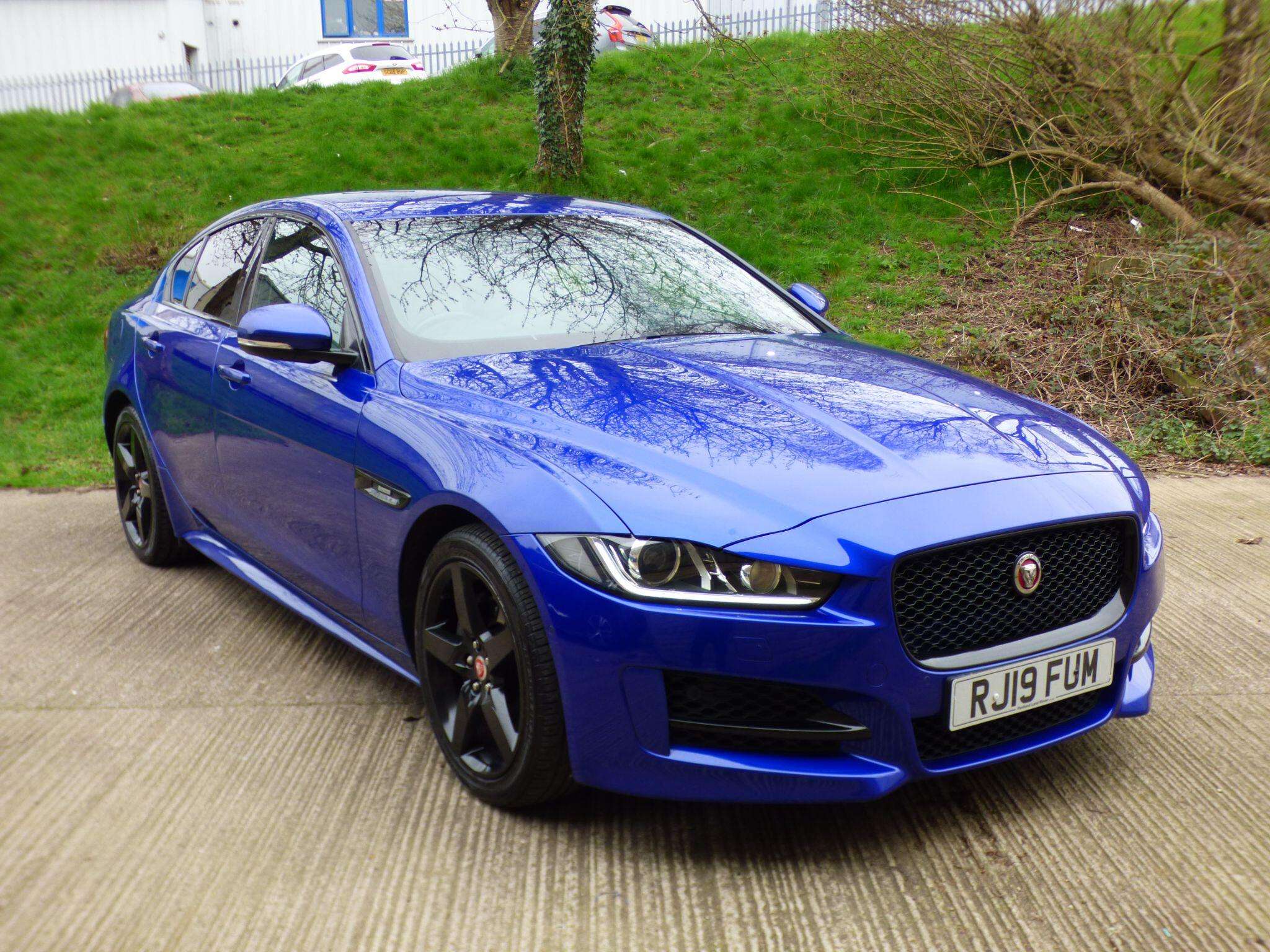 A 2019 JAGUAR XE 2.0d R-Sport Auto Euro 6 (s/s) 4dr A 2019 JAGUAR XE 2.0d R-Sport Auto Euro 6 (s/s) 4dr