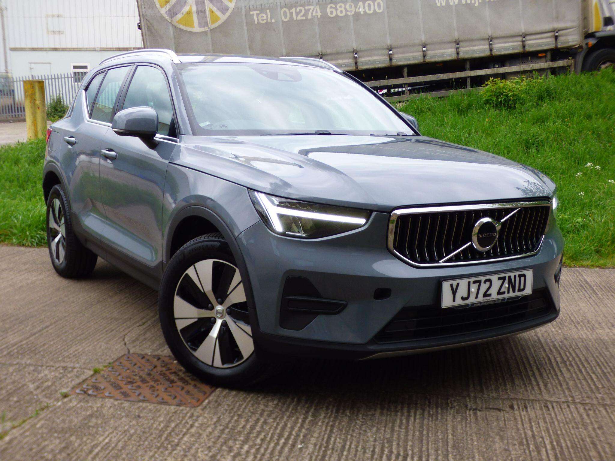 A 2022 VOLVO XC40 1.5h T4 Recharge 10.7kWh Core Auto Euro 6 (s/s) 5dr A 2022 VOLVO XC40 1.5h T4 Recharge 10.7kWh Core Auto Euro 6 (s/s) 5dr