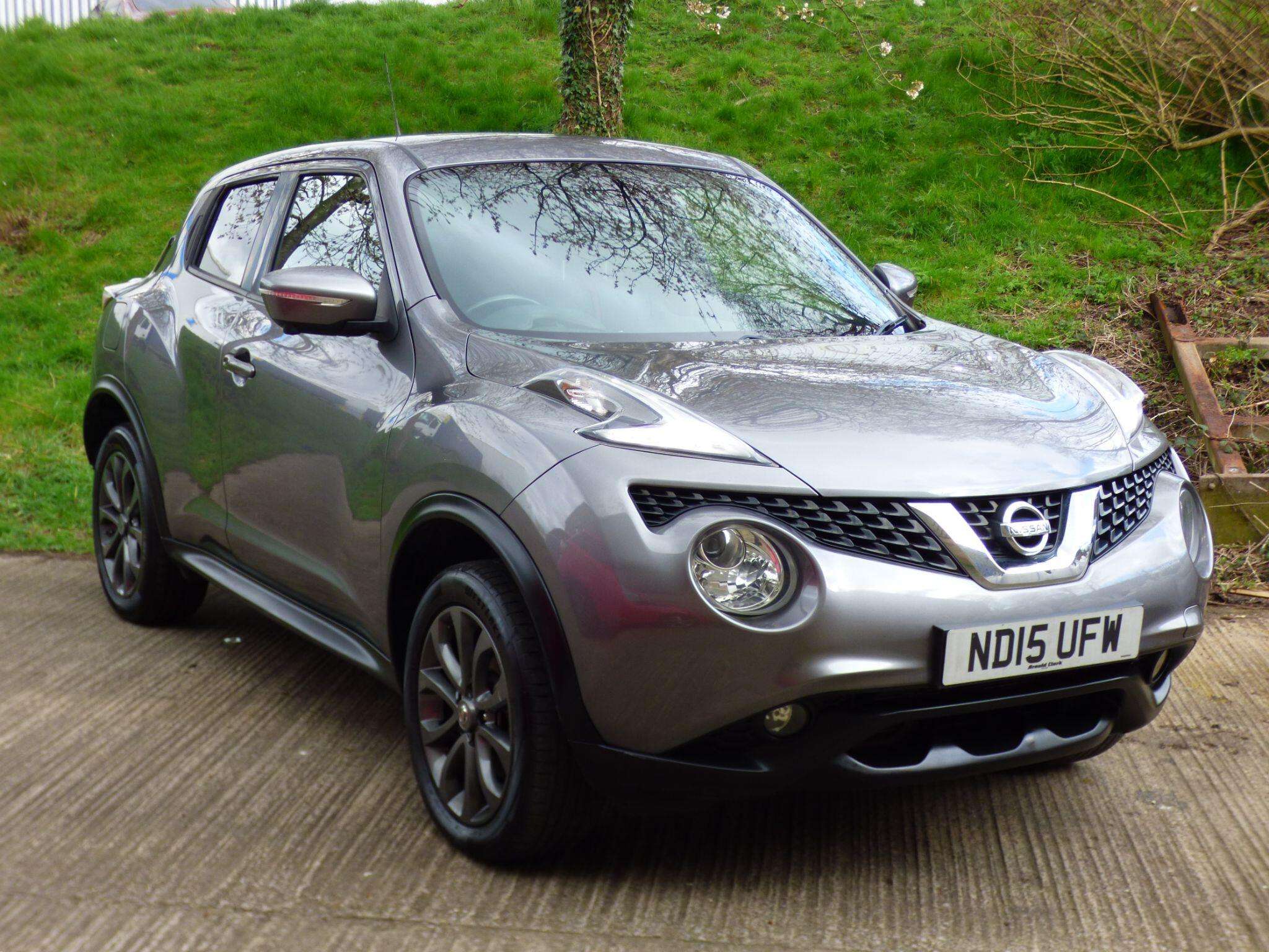 A 2015 NISSAN JUKE 1.6 Tekna XTRON Euro 6 5dr A 2015 NISSAN JUKE 1.6 Tekna XTRON Euro 6 5dr