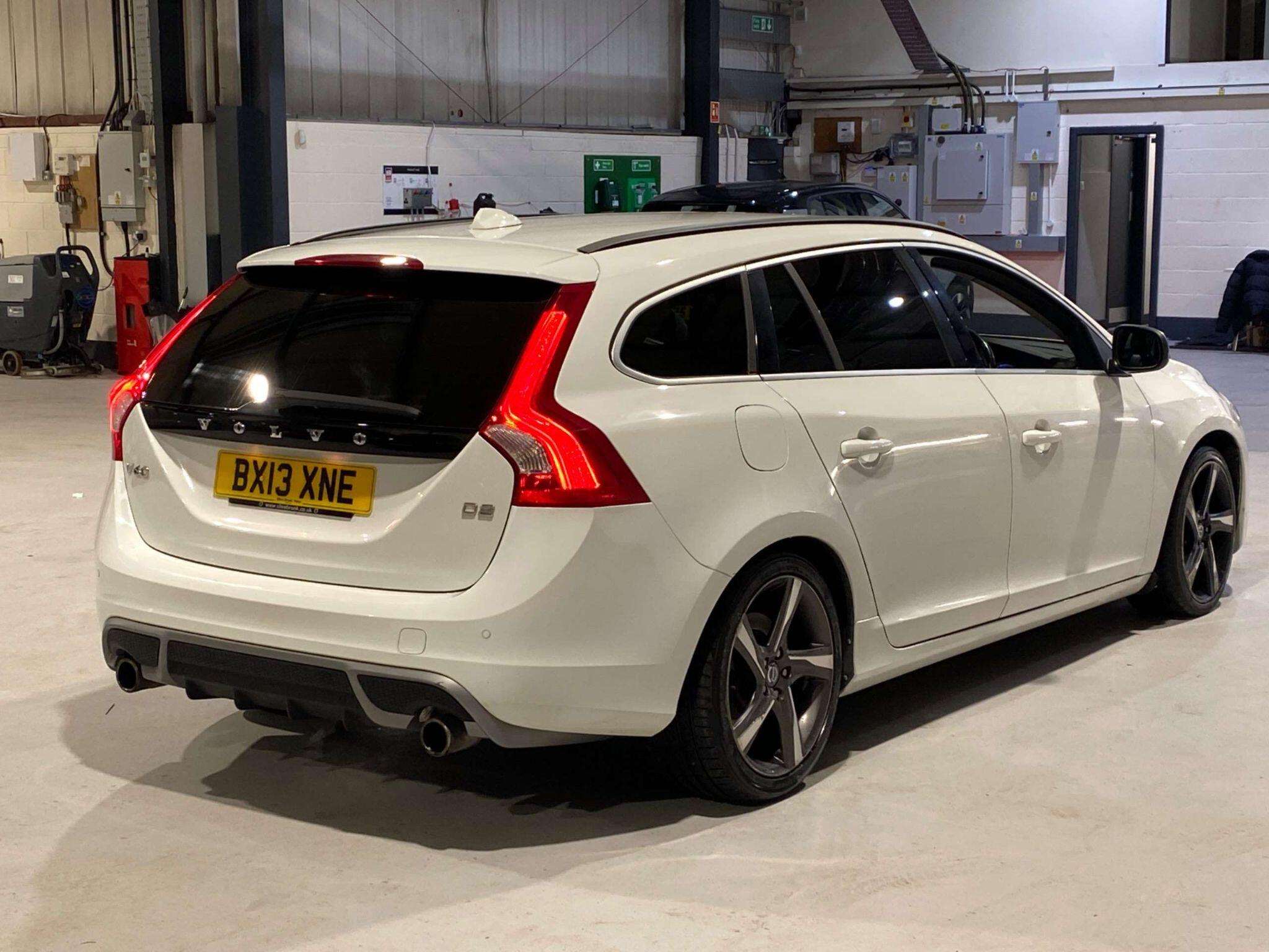 2013 VOLVO V60 2013 VOLVO V60