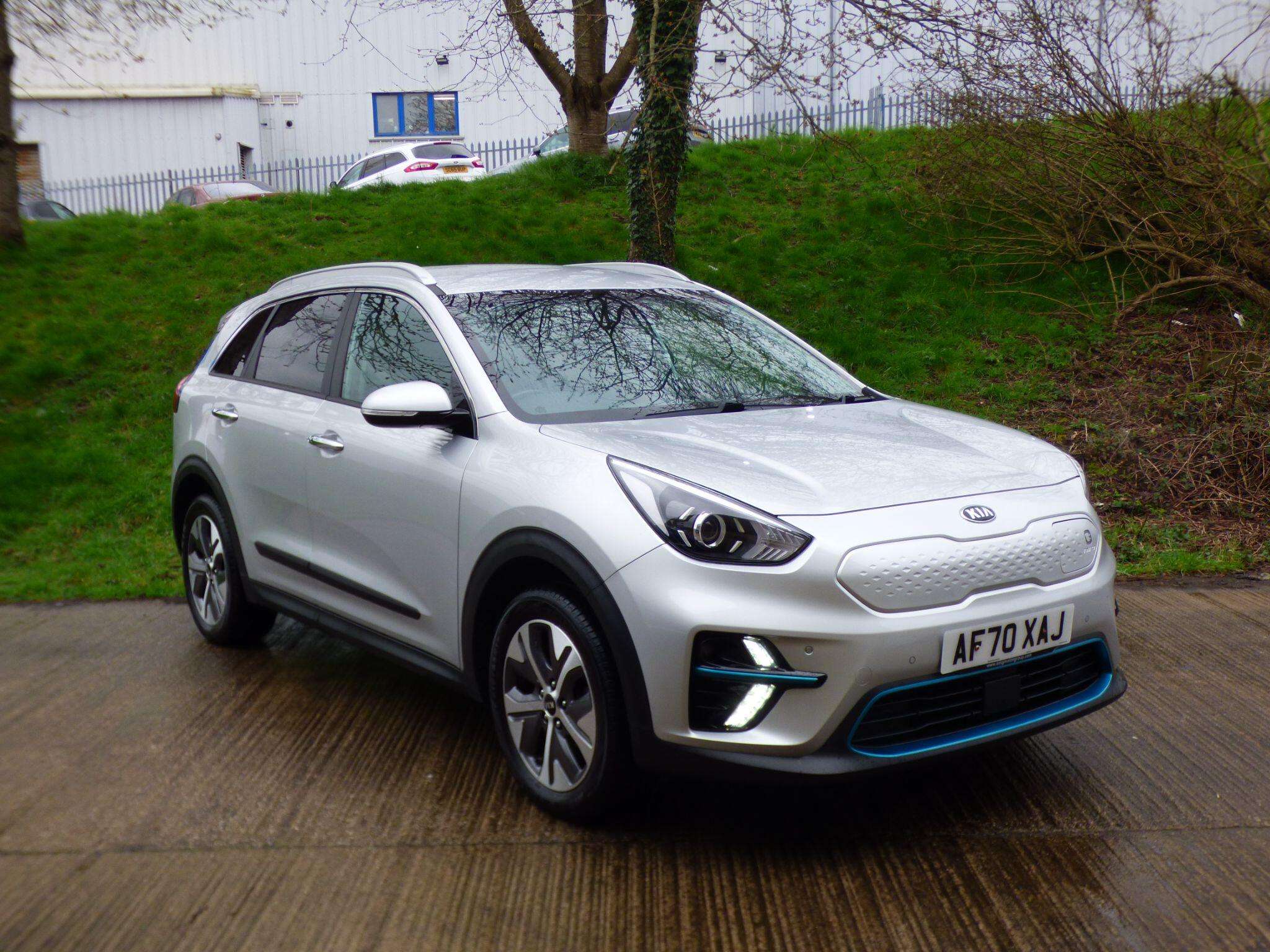 A 2020 KIA NIRO 64kWh 3 Auto 5dr A 2020 KIA NIRO 64kWh 3 Auto 5dr
