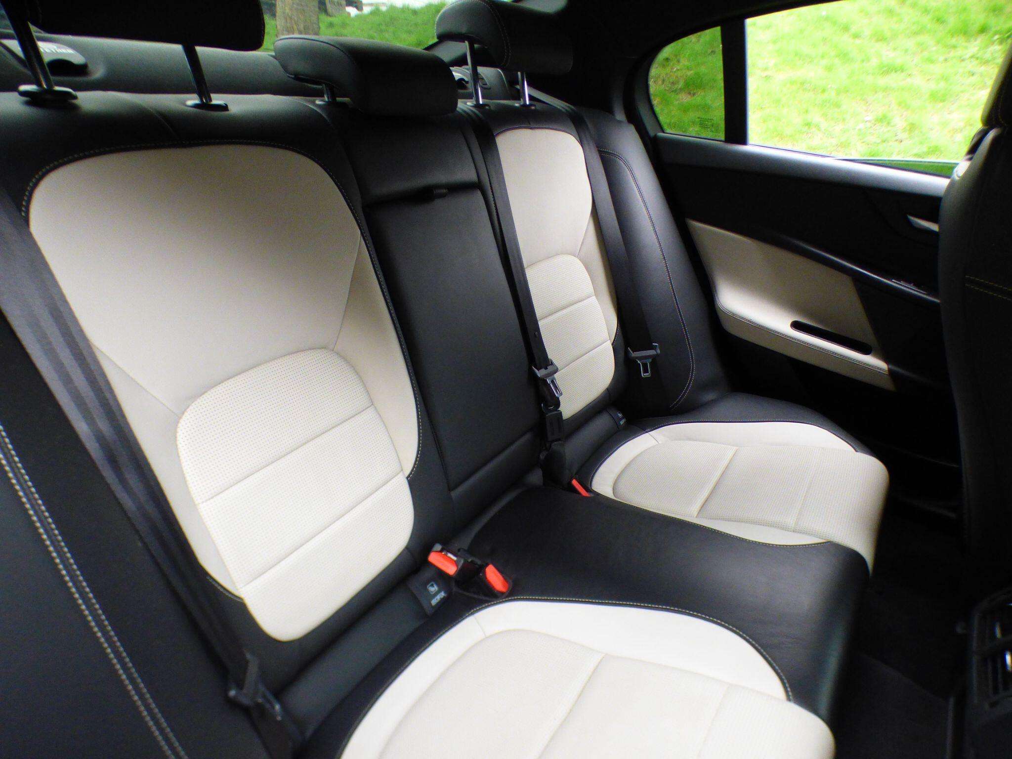 2019 JAGUAR XE 2019 JAGUAR XE