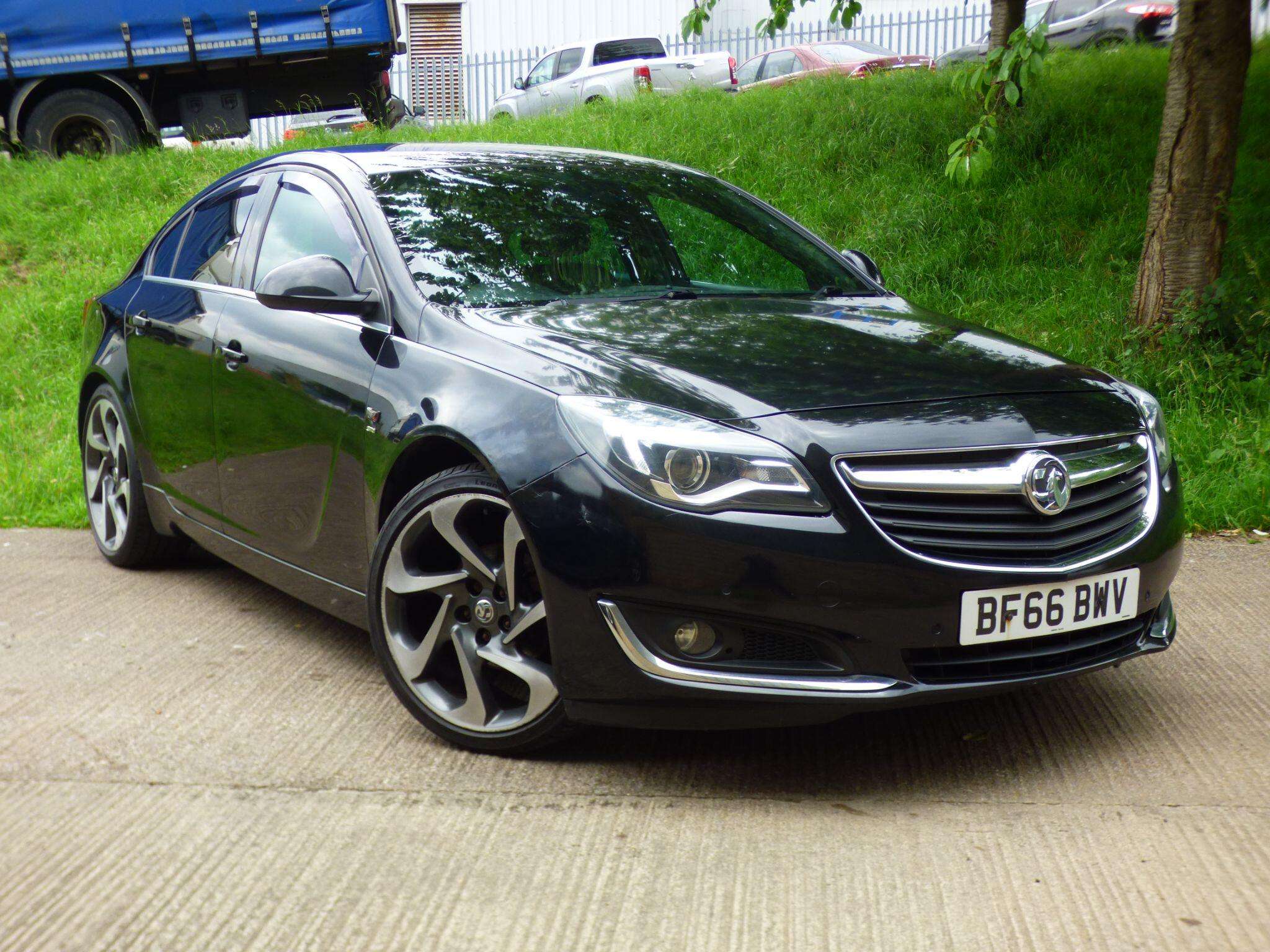 A 2016 VAUXHALL INSIGNIA 2.0 CDTi ecoFLEX SRi VX Line Nav Euro 6 (s/s) 5dr A 2016 VAUXHALL INSIGNIA 2.0 CDTi ecoFLEX SRi VX Line Nav Euro 6 (s/s) 5dr