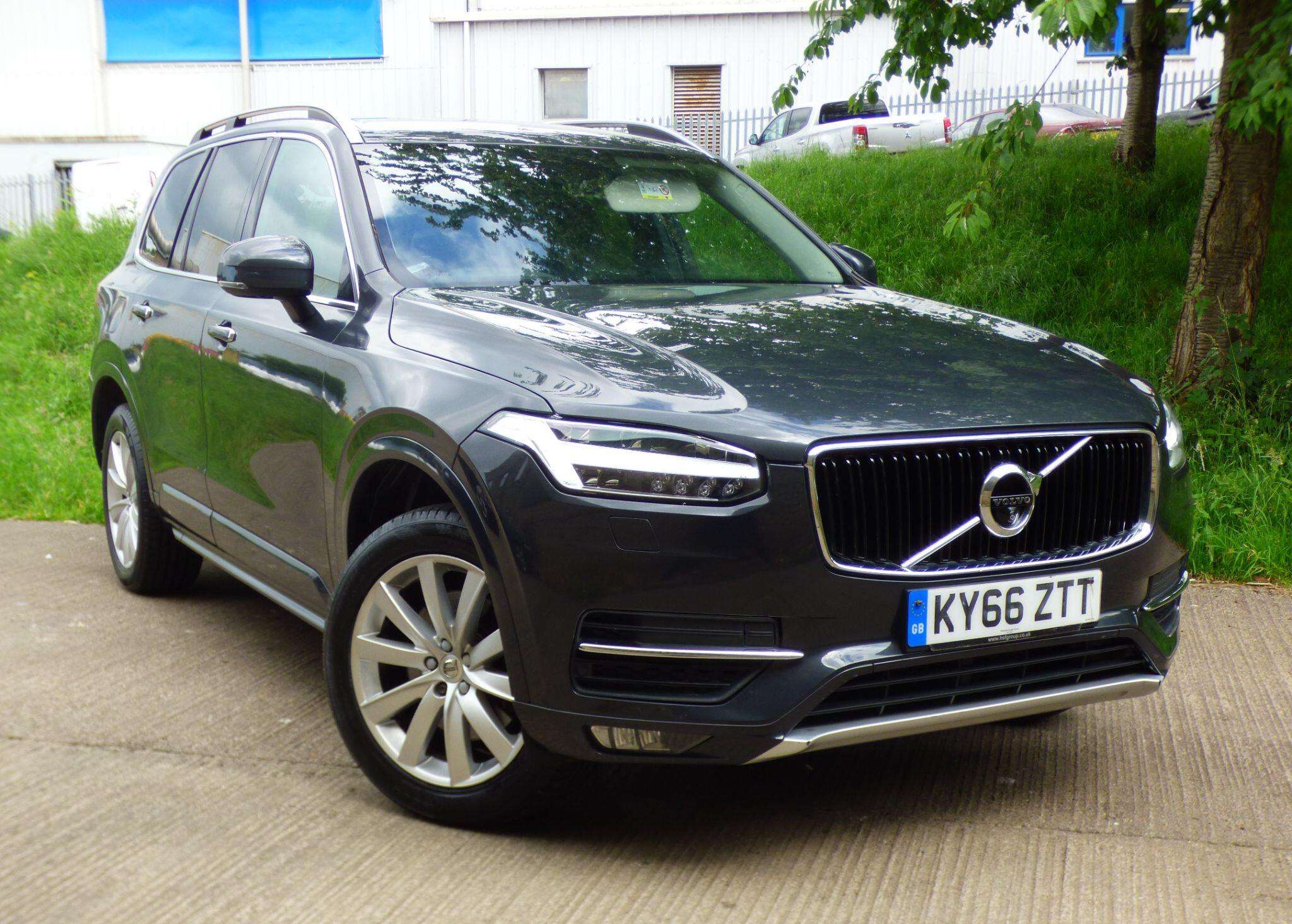 A 2016 VOLVO XC90 2.0 D5 PowerPulse Momentum Auto 4WD Euro 6 (s/s) 5dr A 2016 VOLVO XC90 2.0 D5 PowerPulse Momentum Auto 4WD Euro 6 (s/s) 5dr