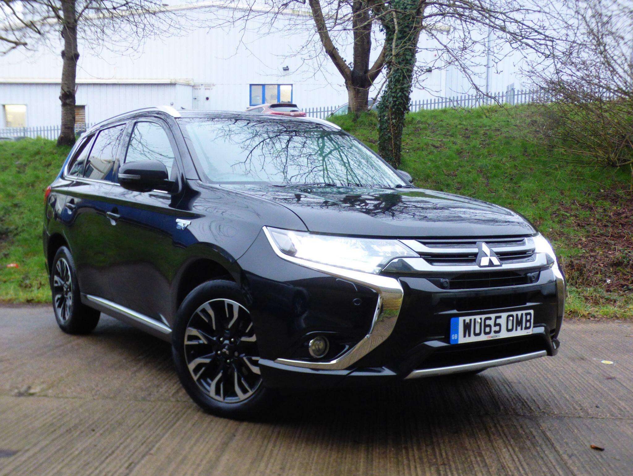 A 2016 MITSUBISHI OUTLANDER 2.0h 12kWh GX4hs CVT 4WD Euro 6 (s/s) 5dr A 2016 MITSUBISHI OUTLANDER 2.0h 12kWh GX4hs CVT 4WD Euro 6 (s/s) 5dr