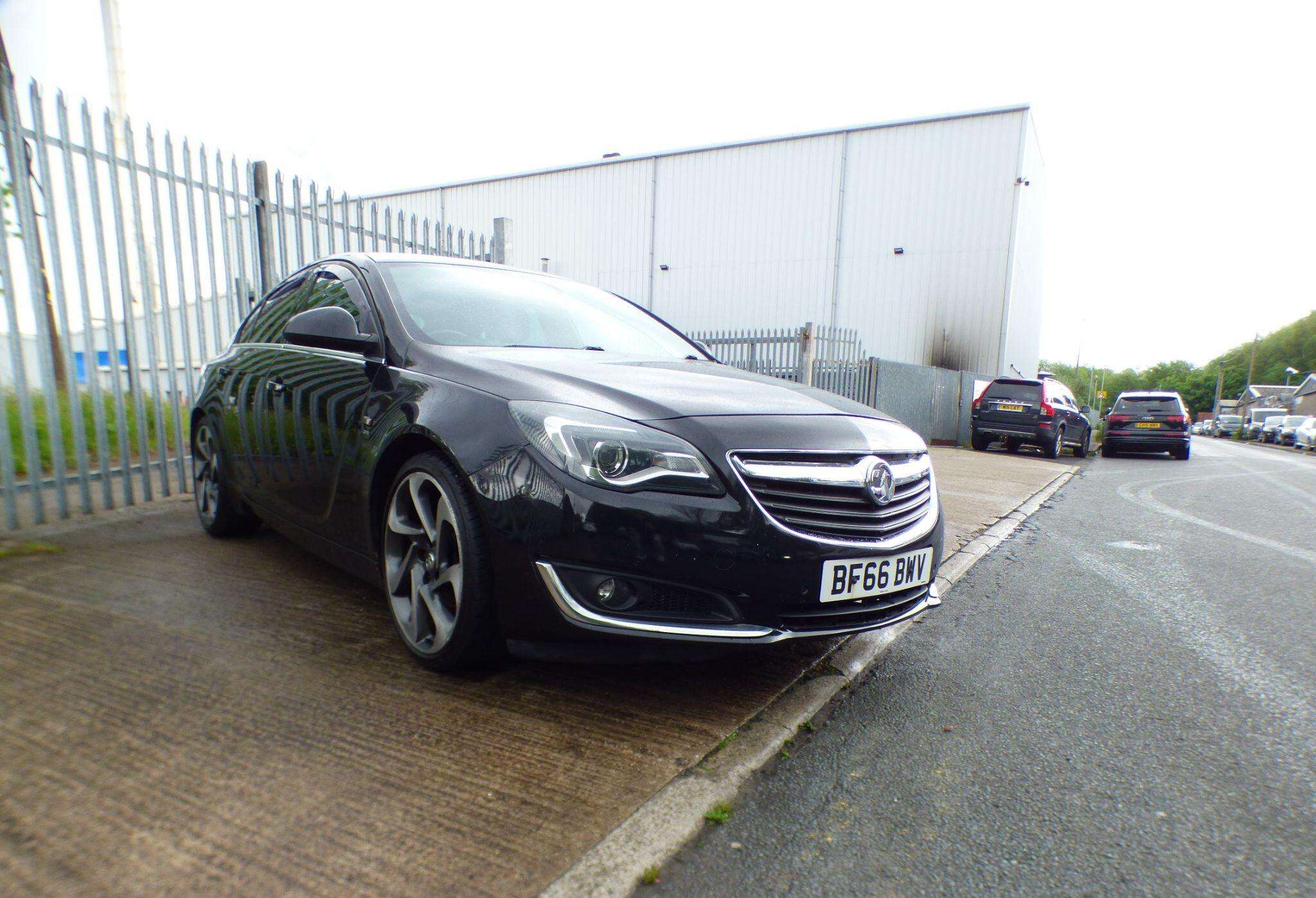 A 2016 VAUXHALL INSIGNIA 2.0 CDTi ecoFLEX SRi VX Line Nav Euro 6 (s/s) 5dr A 2016 VAUXHALL INSIGNIA 2.0 CDTi ecoFLEX SRi VX Line Nav Euro 6 (s/s) 5dr