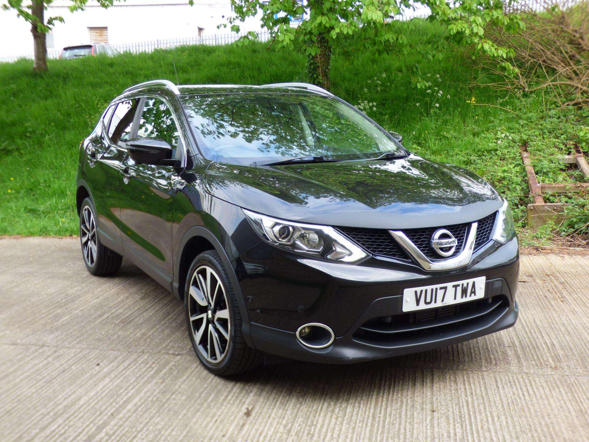 A 2017 NISSAN QASHQAI 1.6 dCi Tekna XTRON 2WD Euro 6 (s/s) 5dr A 2017 NISSAN QASHQAI 1.6 dCi Tekna XTRON 2WD Euro 6 (s/s) 5dr