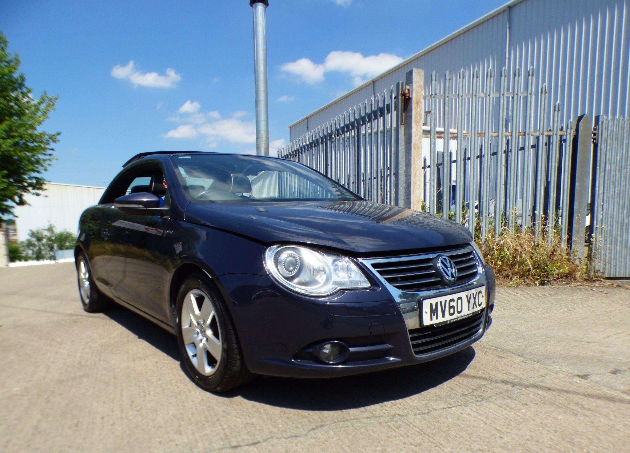 A 2010 VOLKSWAGEN EOS 2.0 TSI Individual Cabriolet DSG Euro 5 2dr A 2010 VOLKSWAGEN EOS 2.0 TSI Individual Cabriolet DSG Euro 5 2dr