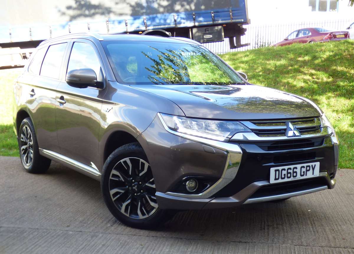 Check out this Mitsubishi Outlander 2016 Hybrid Electric Automatic