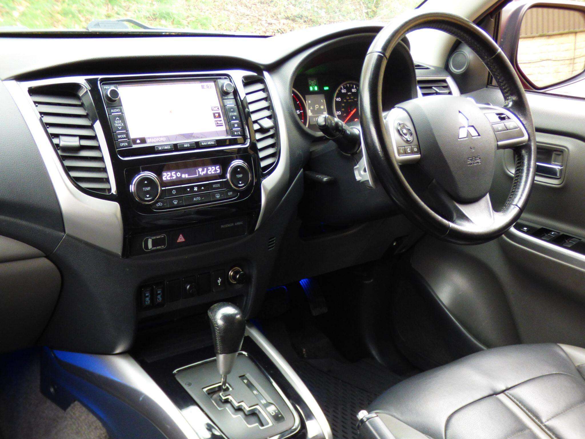 A 2016 MITSUBISHI L200 2.4 DI-D DC Barbarian Auto 4WD Euro 5 4dr A 2016 MITSUBISHI L200 2.4 DI-D DC Barbarian Auto 4WD Euro 5 4dr