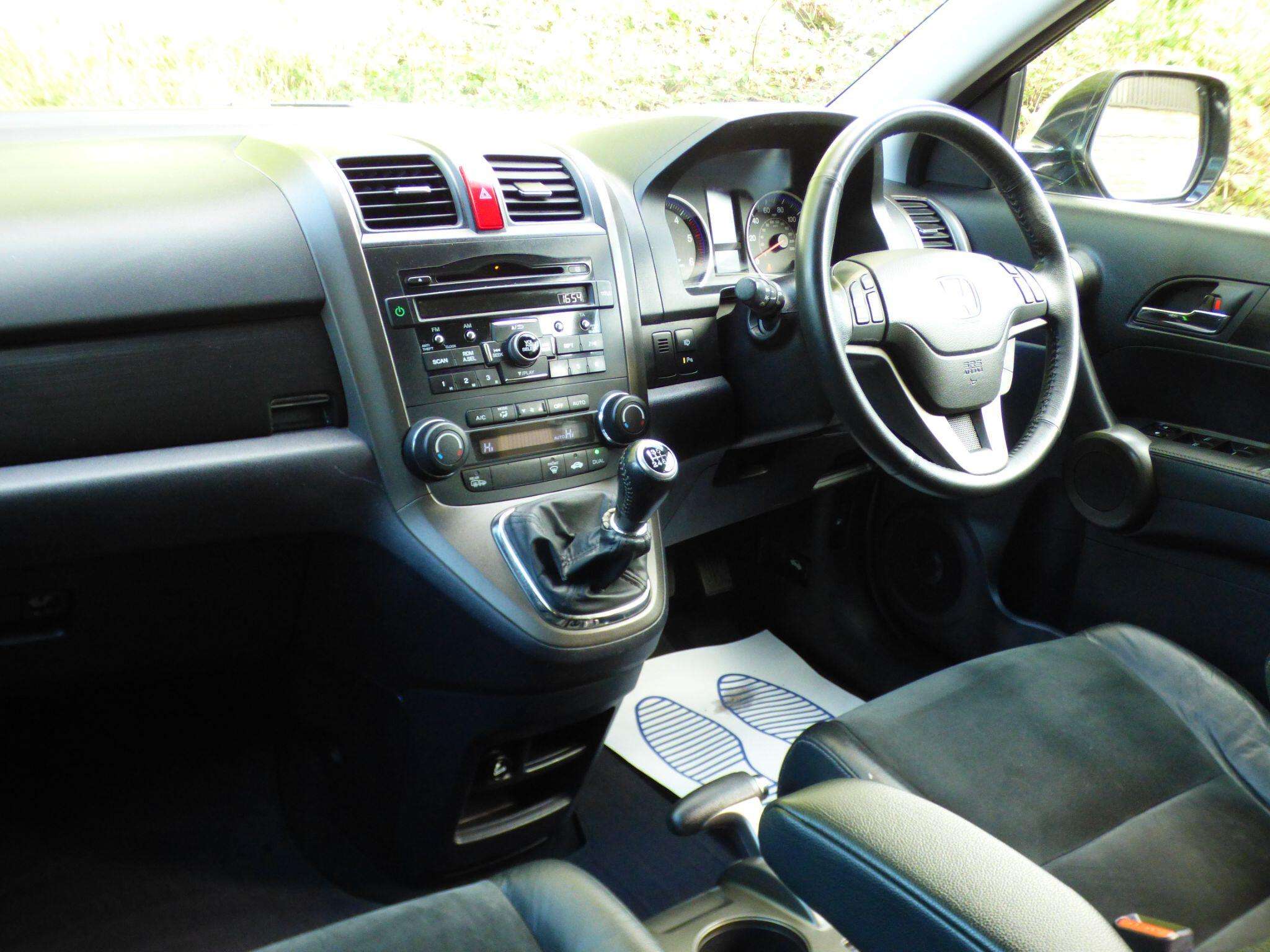 A 2011 HONDA CR-V 2.2 i-DTEC ES 4WD Euro 5 5dr A 2011 HONDA CR-V 2.2 i-DTEC ES 4WD Euro 5 5dr