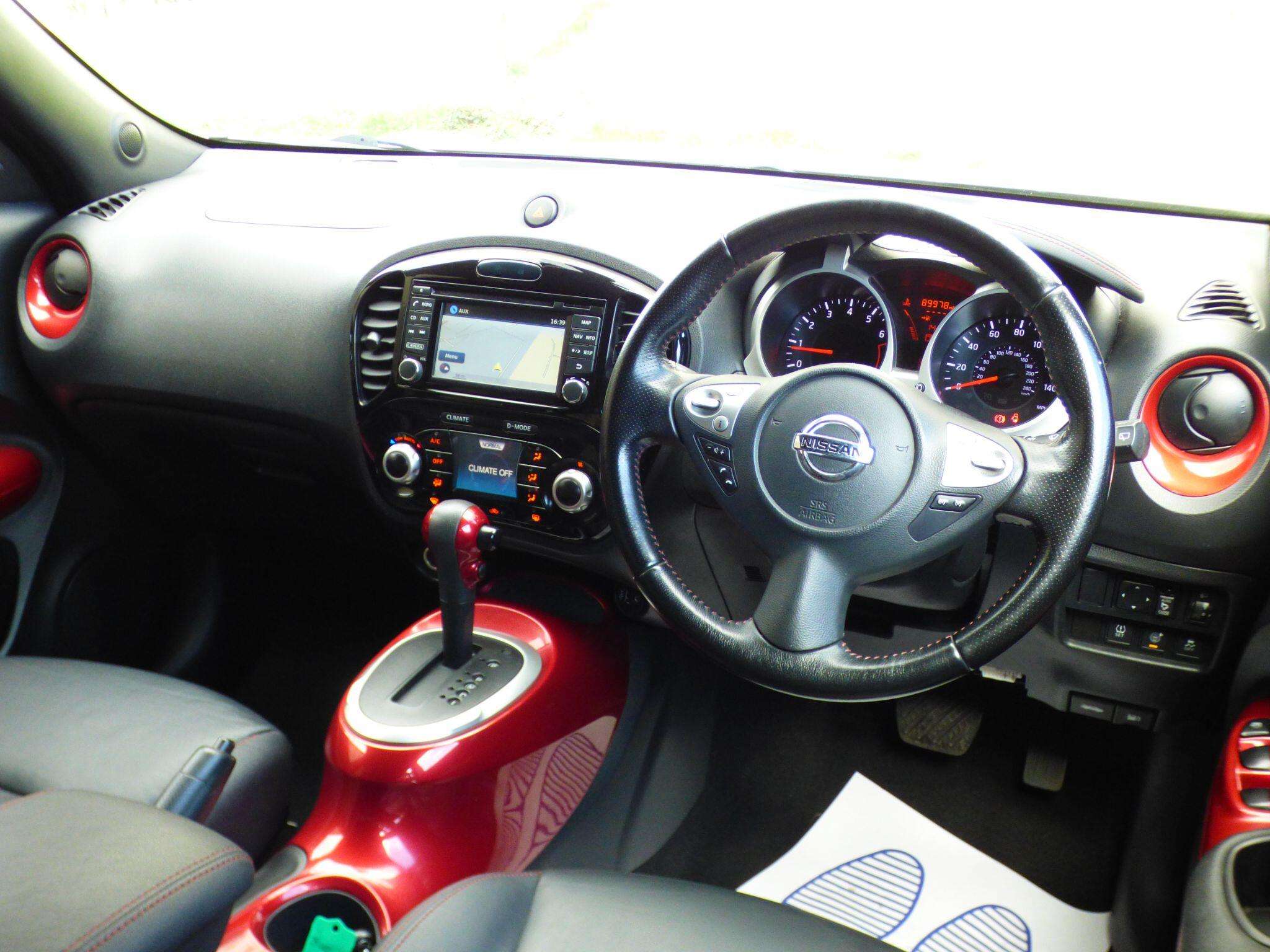 A 2015 NISSAN JUKE 1.6 Tekna XTRON Euro 6 5dr A 2015 NISSAN JUKE 1.6 Tekna XTRON Euro 6 5dr